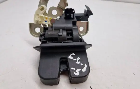 Audi A5 Sportback 8TA Tailgate/trunk/boot lock/catch/latch 8K9827505
