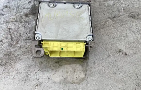 Toyota Avensis T250 Airbag control unit/module 8917005220 215955102