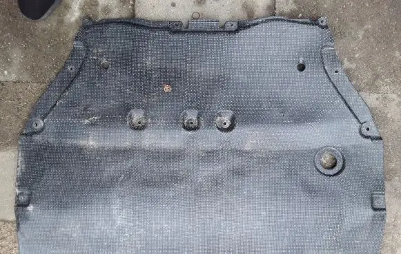 Audi Q8 Engine splash shield/under tray 4M0825235A