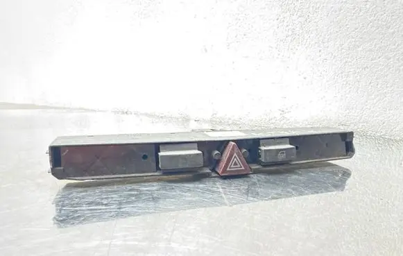 Opel Astra H Hazard light switch 13100105