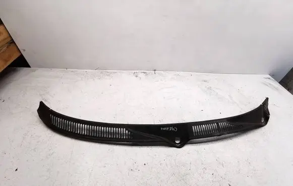 Audi A6 S6 C4 4A Windshield trim 4a1805100