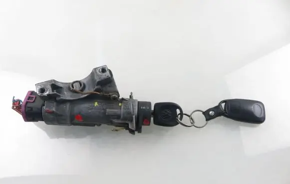 Volkswagen Golf IV Ignition lock 4B0905851C