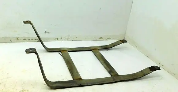 Honda FR-V Spare wheel mounting bracket 191729