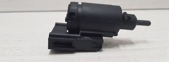 Audi A3 S3 8L Brake pedal sensor switch 1J0945511B 03532 231100