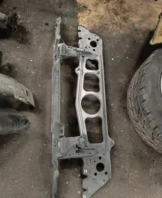 BMW 5 E39 Top upper radiator support slam panel 