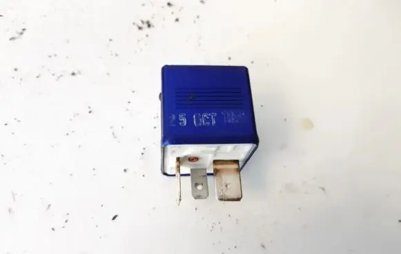 Audi A6 S6 C4 4A Other relay 8A0951253 30.858687