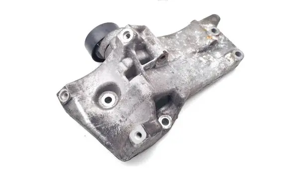 Volkswagen Polo IV 9N3 Generator/alternator bracket 036145169G