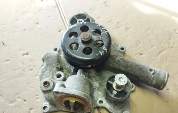 Jeep Grand Cherokee (WK) Water pump 04792838AA