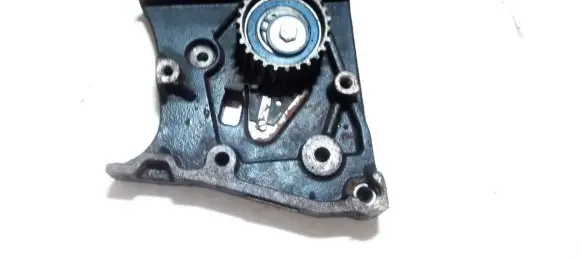Engine mounting bracket