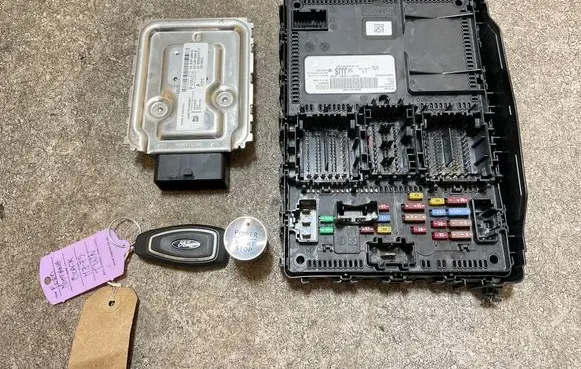 Ford Mach-E I Engine ECU kit and lock set MJ9812A650VA MU5T15604JJJ JJ9812B684AE