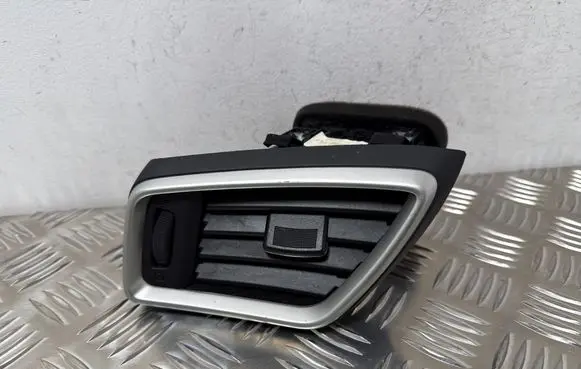 Nissan Qashqai Dashboard side air vent grill/cover trim 687614EA0A