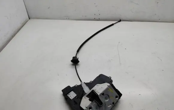 Seat Alhambra (Mk2) Sliding door lock 7N0839015B