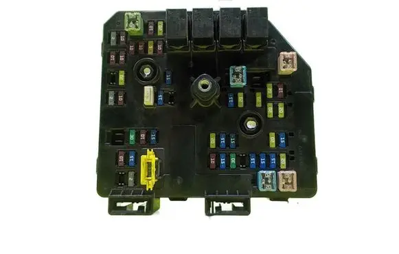 Ford C-MAX II Fuse box set 95142072 BEZPIECZNIKOW