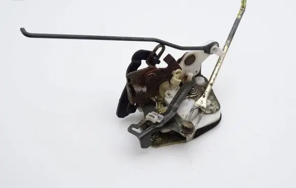 Hyundai Lantra II Rear door lock 