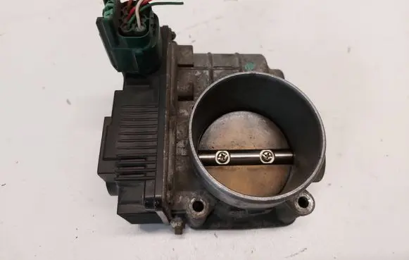 Nissan Primera Throttle valve SERA57601 P422701