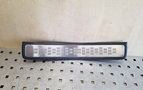 Honda CR-V Rear sill trim cover 84262SWAA012M1