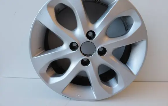 Nissan Micra R15 alloy rim