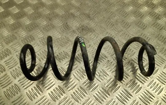 Toyota Prius (XV60) Rear coil spring 