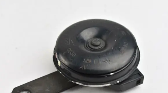 Toyota Land Cruiser (J120) Horn signal 8651028130