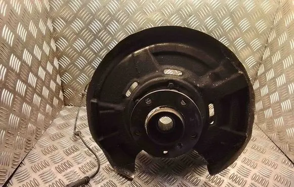 BMW 5 F10 F11 Rear wheel hub 6796100