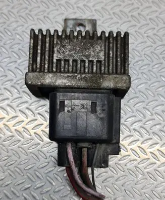 Renault Espace - Grand espace IV Glow plug pre-heat relay 7700115078