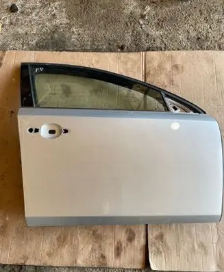 Renault Latitude (L70) Front door