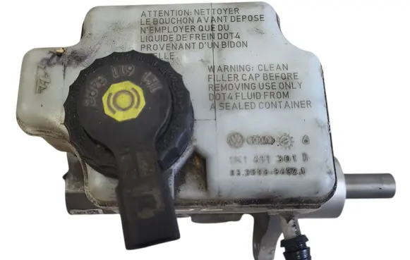 Volkswagen Golf VI Master brake cylinder 03350886351 1K1611301D