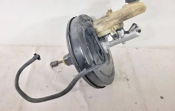 Renault Megane II Brake booster 8200453735