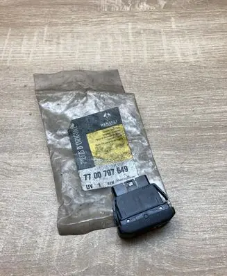 Renault Clio I Electric window control switch 7700797649