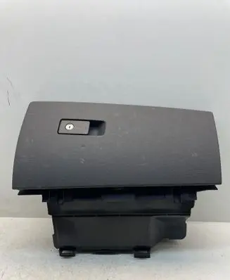 Volvo V70 Glove box 30676278