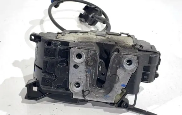 Renault Master III Front door lock 805020009R