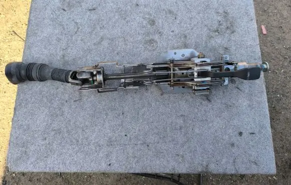 Steering wheel axle set