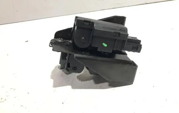 Peugeot 407 Tailgate window lock/catch/latch 9648254780
