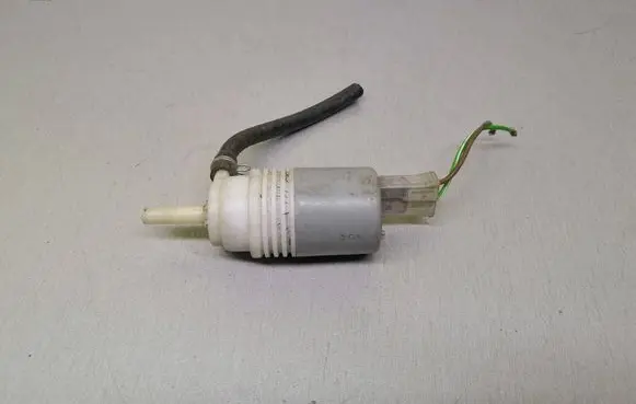 Audi 80 90 S2 B4 Windscreen/windshield washer pump 31955651