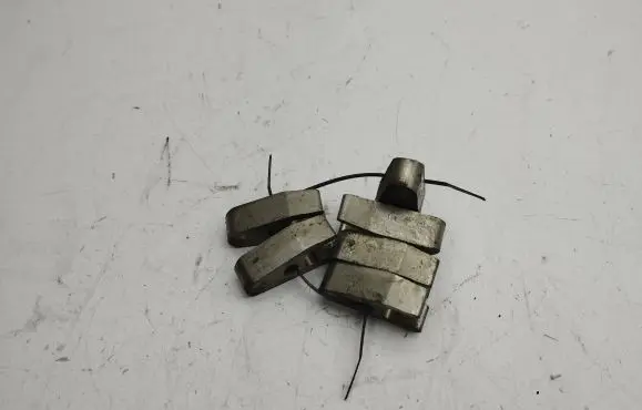 Mercedes-Benz CLS C218 X218 Fuel Injector clamp holder