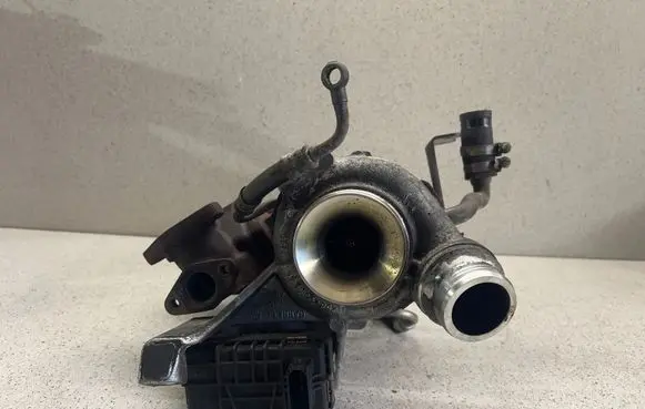 BMW X1 E84 Turbo 781018902 7073709 7810189002