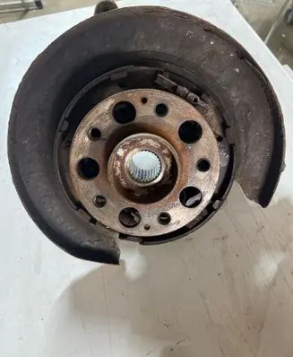SsangYong Korando Rear wheel hub spindle/knuckle 4142034000