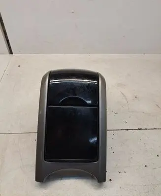 Cup holder front