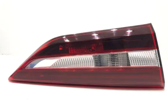 Opel Grandland X Rear/tail lights YP00016580