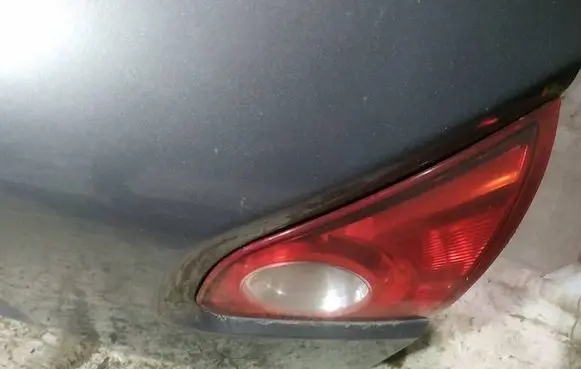 Tailgate rear/tail lights
