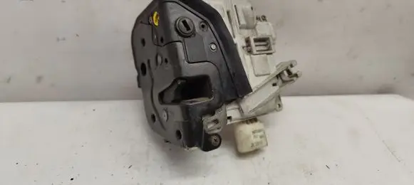 Audi A6 S6 C6 4F Rear door lock 4F0839015