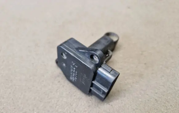 Mitsubishi L200 Mass air flow meter MR547077