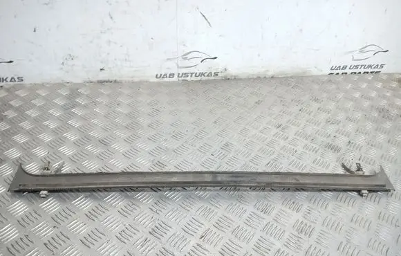 Audi 100 200 5000 C3 Rain gutter 677653644 677653643