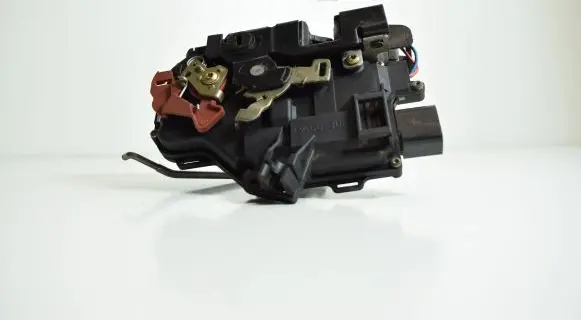 Audi A4 S4 B6 8E 8H Rear door lock 8E0839016C