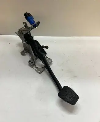 Mazda 3 III Brake pedal 