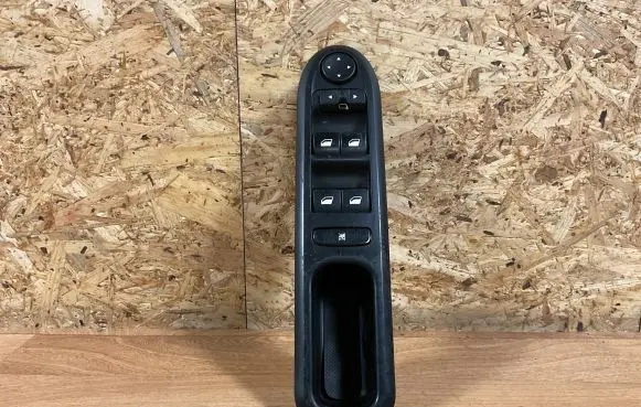 Peugeot 407 Electric window control switch 53269700 53269704