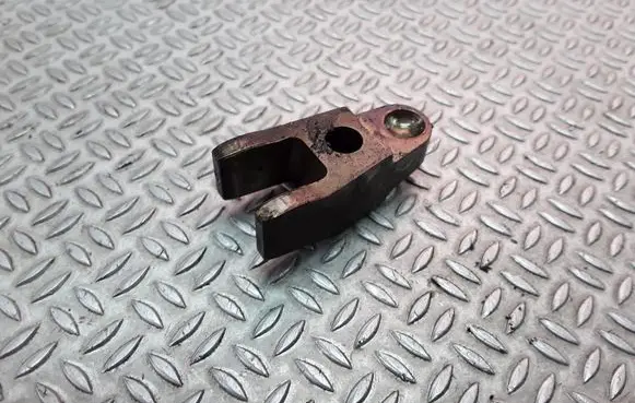 Mercedes-Benz C W203 Fuel Injector clamp holder