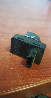 BMW 1 E81 E87 Electric window control switch 9141094