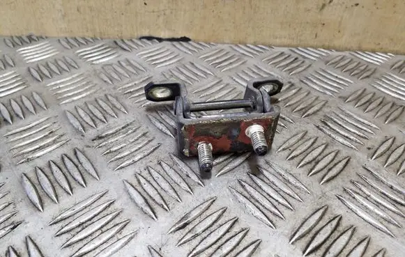 Chevrolet Captiva Tailgate/trunk/boot hinge
