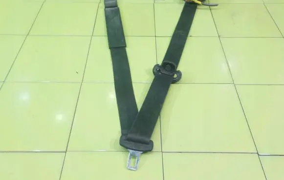 Opel Combo D Front seatbelt 735584042 BEZPIECZENSTWA